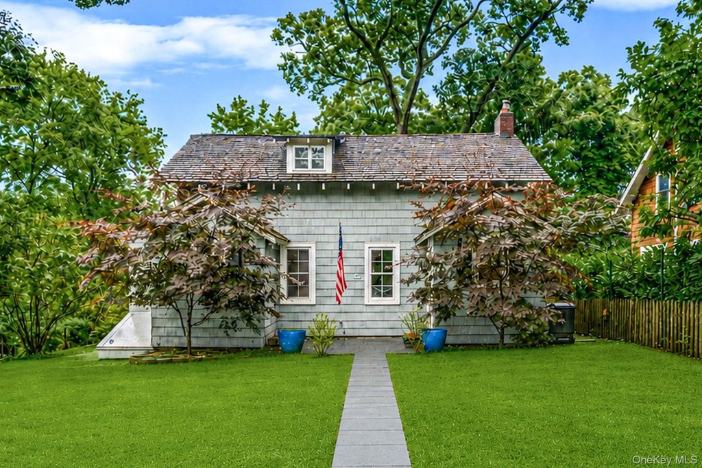 7 Dickerson Avenue, Stony Brook, NY 11790 — exterior