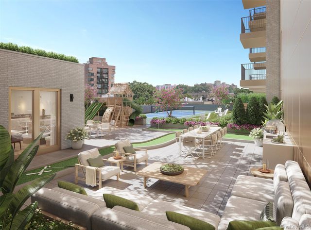 58-01 Queens Boulevard 8E, Woodside, NY 11377