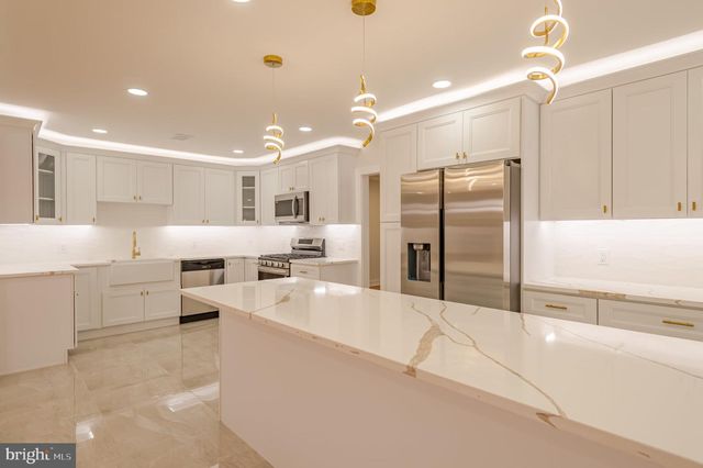 104 HOPEWELL RD, Marlton, NJ 08053