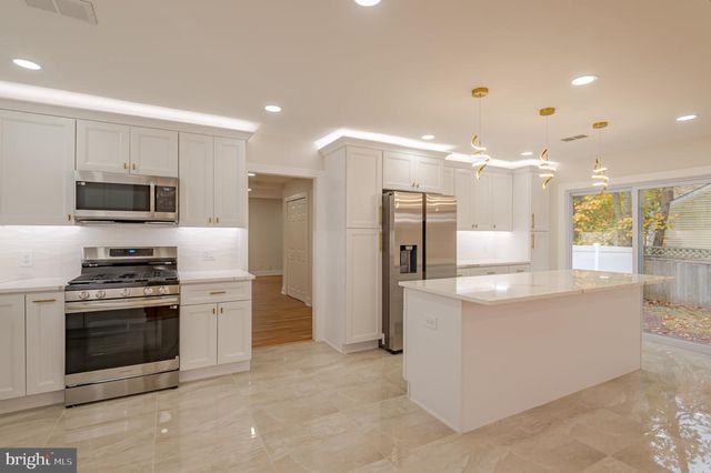 104 HOPEWELL RD, Marlton, NJ 08053