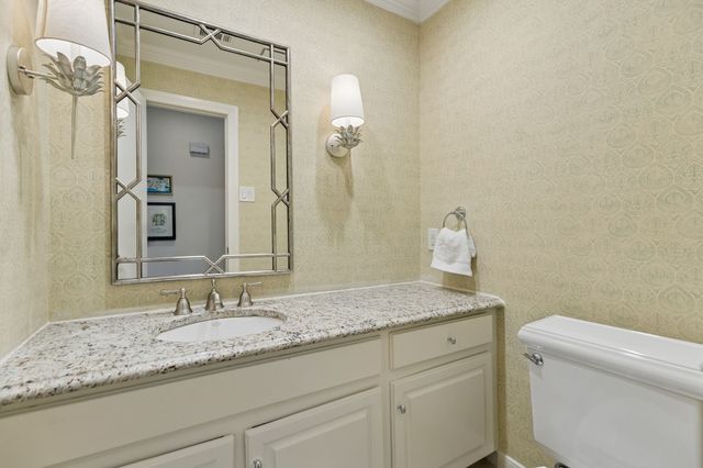 3827 N Versailles Avenue, Dallas, TX 75209