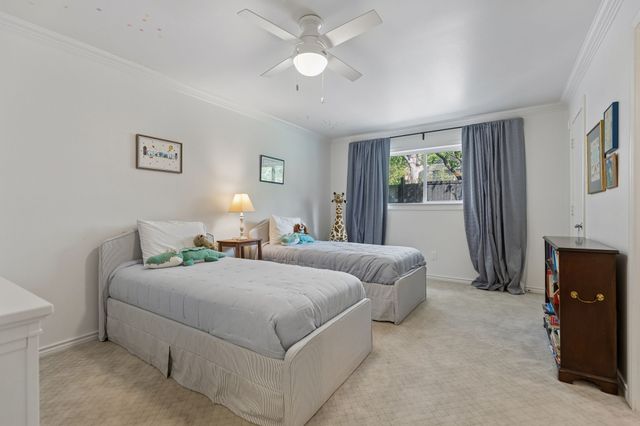 3827 N Versailles Avenue, Dallas, TX 75209