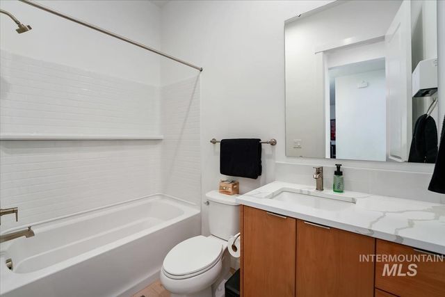 1368 N Leatherwood Ave, Star, ID 83669