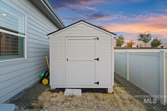 1368 N Leatherwood Ave, Star, ID 83669