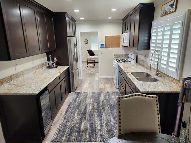 2697 W Parkside Lane, Anaheim, CA 92801