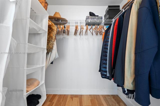 500 Brickell Ave 2510, Miami, FL 33131