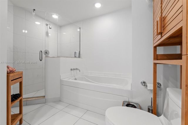 500 Brickell Ave 2510, Miami, FL 33131