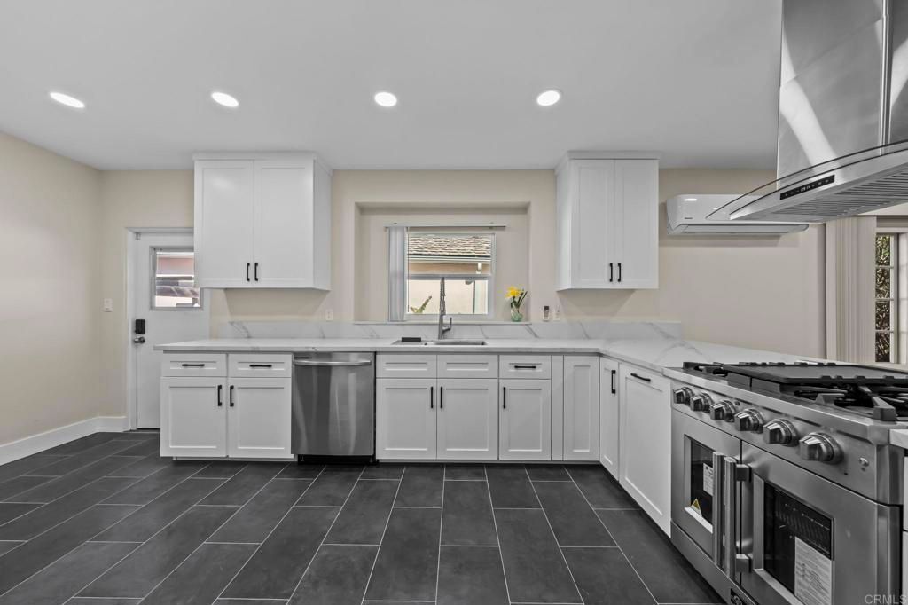 Image 12 of property listing at 4811 E Alder Drive, San Diego, CA 92116