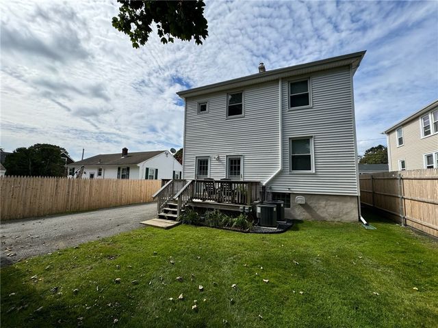 15 Freeborn Street 2, Newport, RI 02840