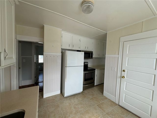 15 Freeborn Street 2, Newport, RI 02840