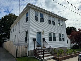 15 Freeborn Street 2, Newport, RI 02840