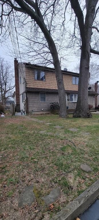 40 Samuel Street, Ronkonkoma, NY 11779