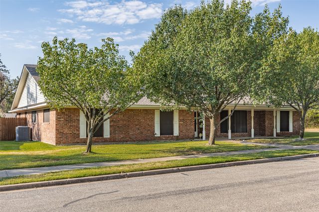 1814 Sandra Drive, Sherman, TX 75092
