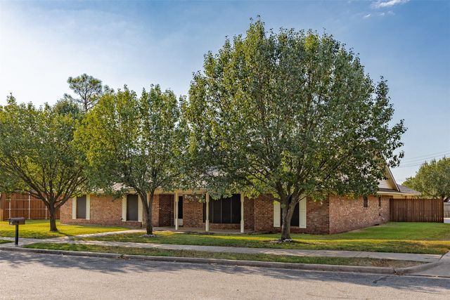 1814 Sandra Drive, Sherman, TX 75092