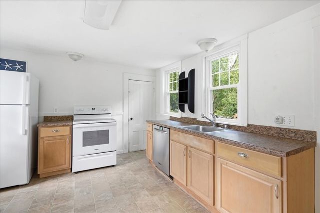 194-196 Hersey St, Hingham, MA 02043
