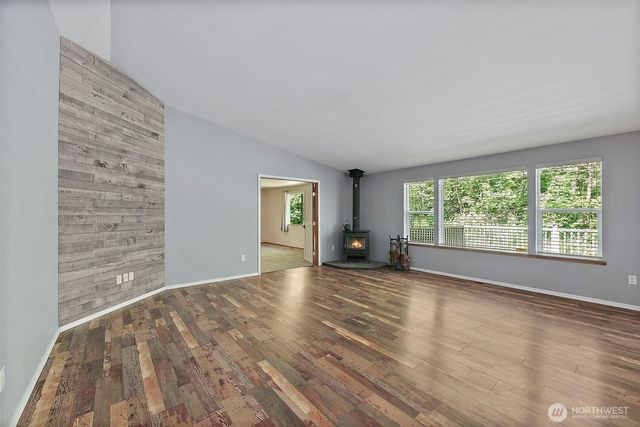 8816 324th St E, Eatonville, WA 98328