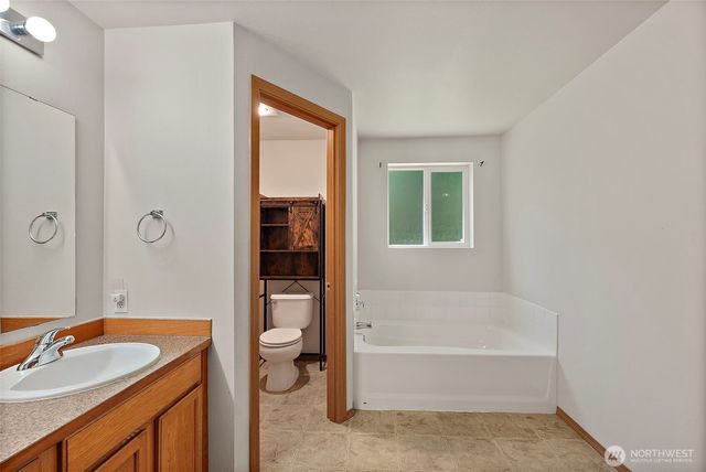 8816 324th St E, Eatonville, WA 98328