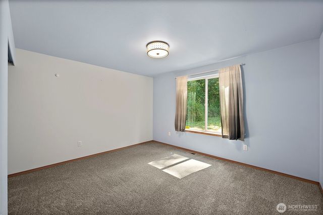 8816 324th St E, Eatonville, WA 98328