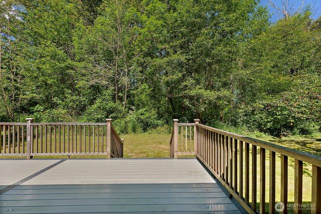 8816 324th St E, Eatonville, WA 98328