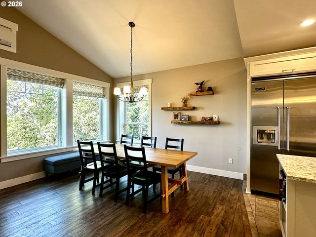 1196 SOUTHRIDGE Way, Roseburg, OR 97470