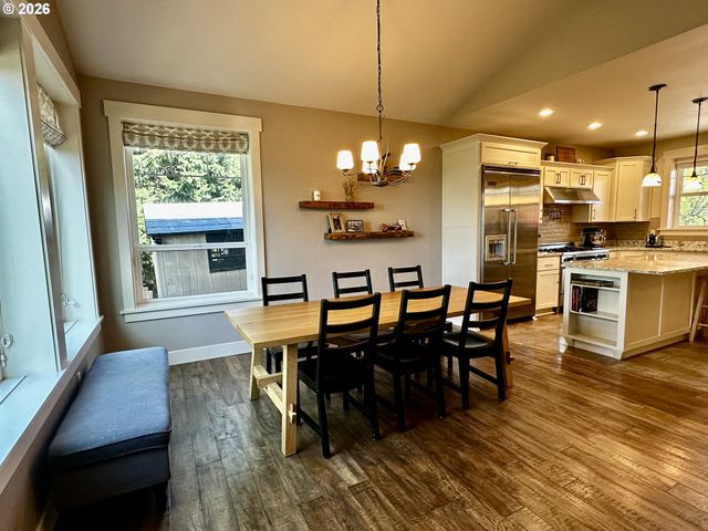 1196 SOUTHRIDGE Way, Roseburg, OR 97470