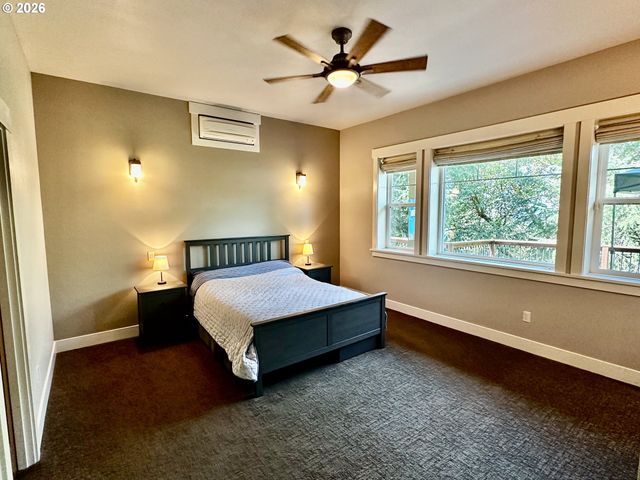 1196 SOUTHRIDGE Way, Roseburg, OR 97470