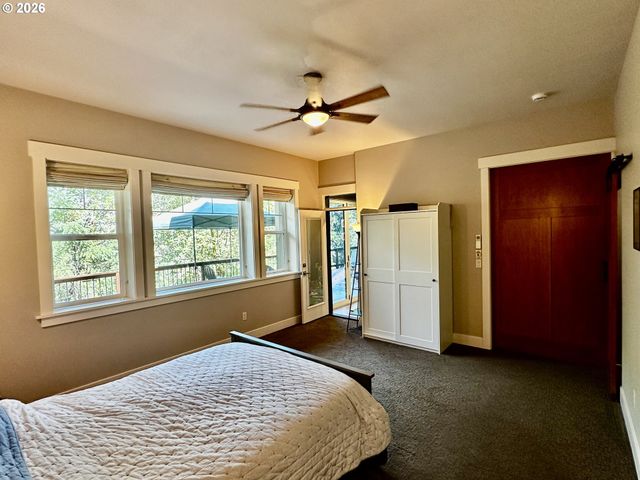 1196 SOUTHRIDGE Way, Roseburg, OR 97470