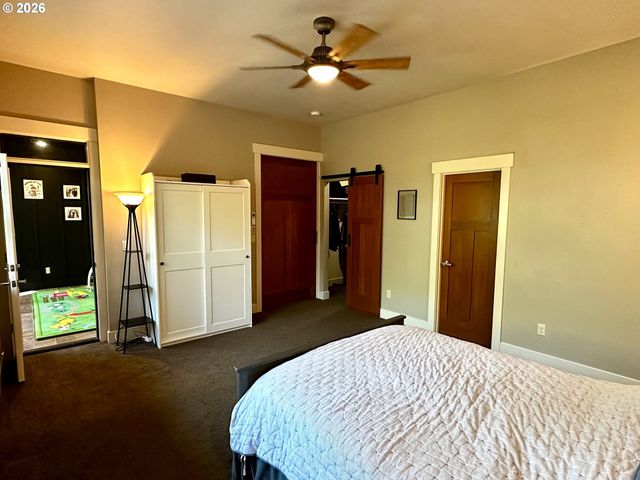 1196 SOUTHRIDGE Way, Roseburg, OR 97470