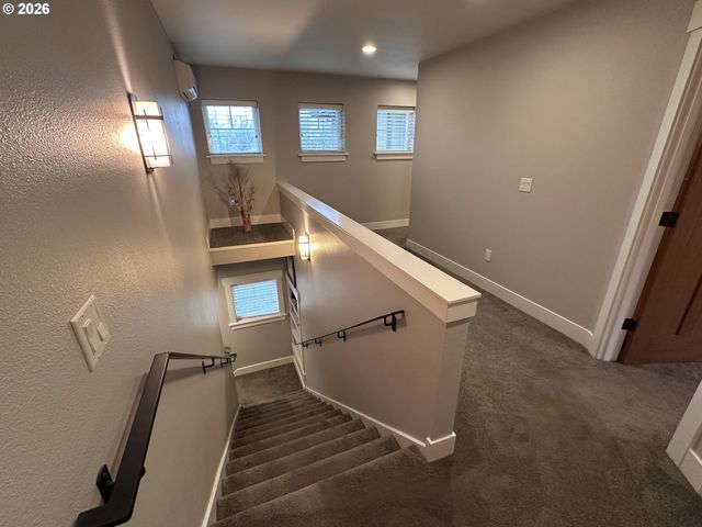 1196 SOUTHRIDGE Way, Roseburg, OR 97470