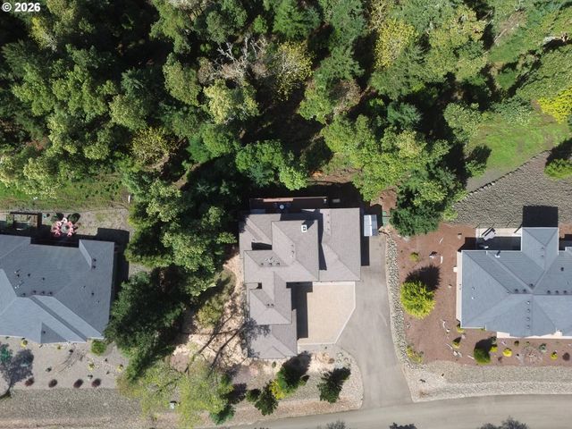 1196 SOUTHRIDGE Way, Roseburg, OR 97470