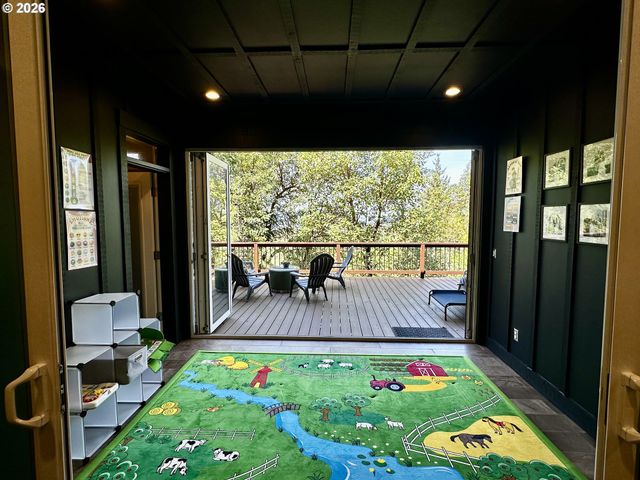 1196 SOUTHRIDGE Way, Roseburg, OR 97470