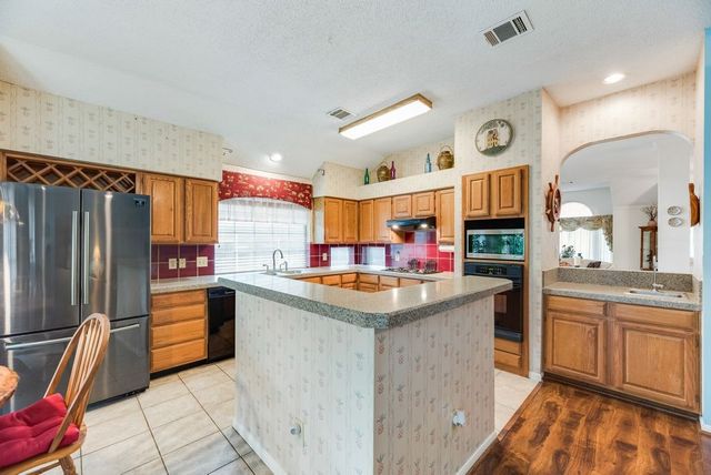 2114 Greenstone Trail, Carrollton, TX 75010