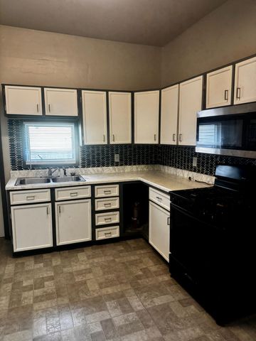 1450 1st Avenue S, Fargo, ND 58103