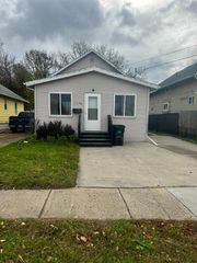 1450 1st Avenue S, Fargo, ND 58103