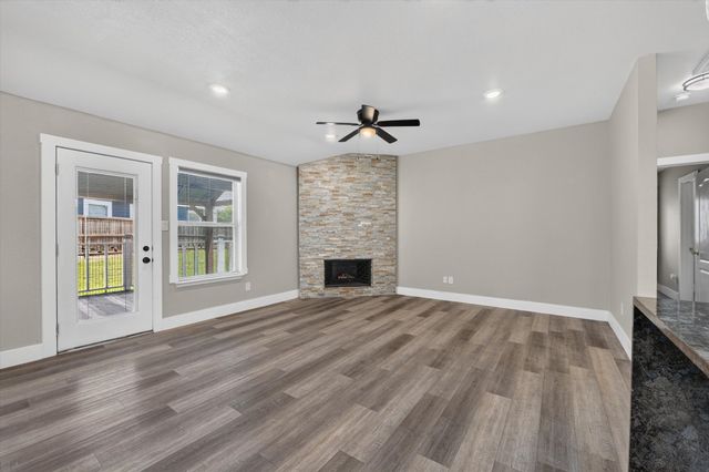 716 River Hill Lane, Fort Worth, TX 76114