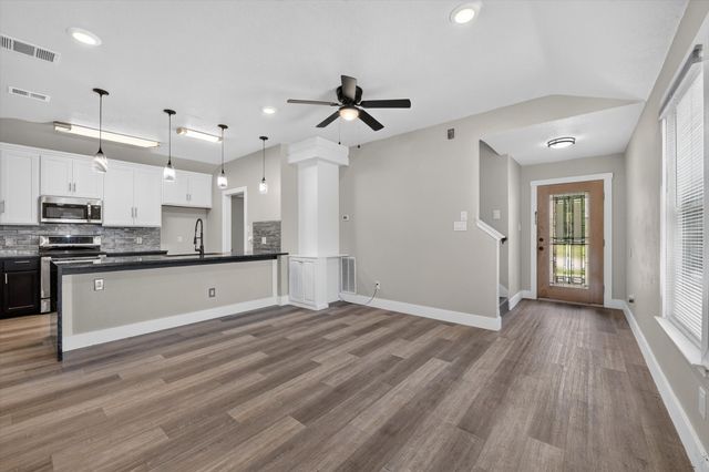 716 River Hill Lane, Fort Worth, TX 76114