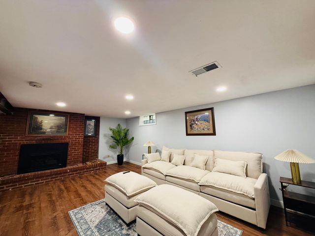 8431 Palm Street NW, Coon Rapids, MN 55433