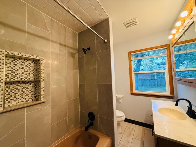 8431 Palm Street NW, Coon Rapids, MN 55433