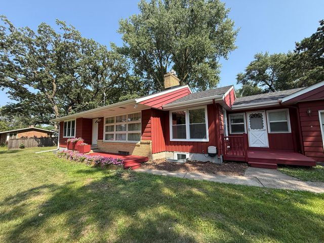8431 Palm Street NW, Coon Rapids, MN 55433