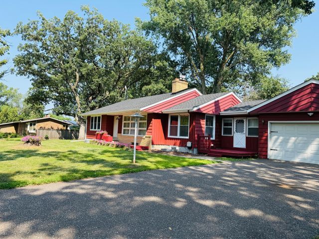 8431 Palm Street NW, Coon Rapids, MN 55433