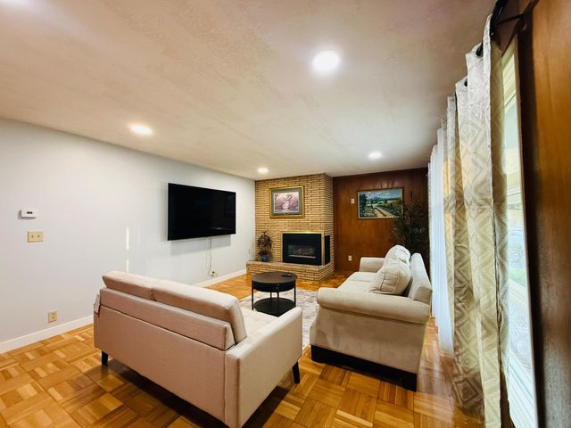 8431 Palm Street NW, Coon Rapids, MN 55433