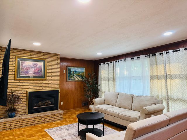 8431 Palm Street NW, Coon Rapids, MN 55433