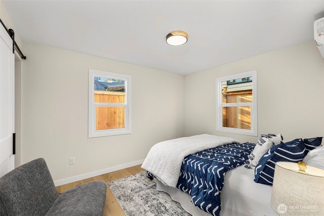 922 NE 117th Street, Seattle, WA 98125