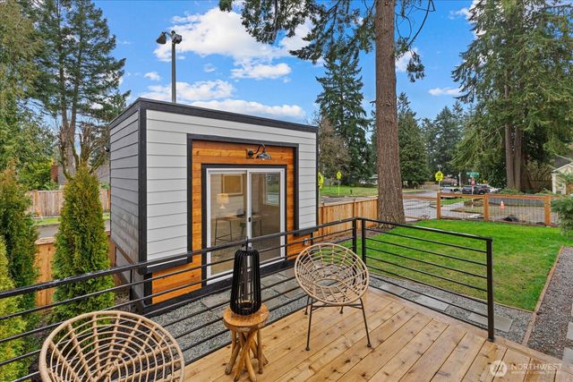 922 NE 117th Street, Seattle, WA 98125