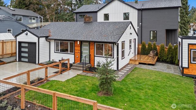 922 NE 117th Street, Seattle, WA 98125