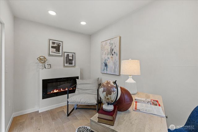 922 NE 117th Street, Seattle, WA 98125