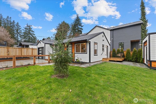 922 NE 117th Street, Seattle, WA 98125