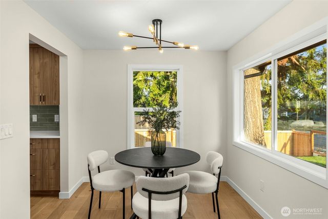 922 NE 117th Street, Seattle, WA 98125