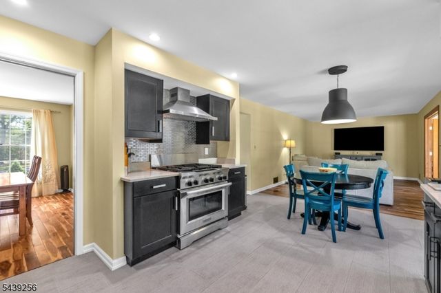 283 Floral Dr, Bridgewater Twp., NJ 08807