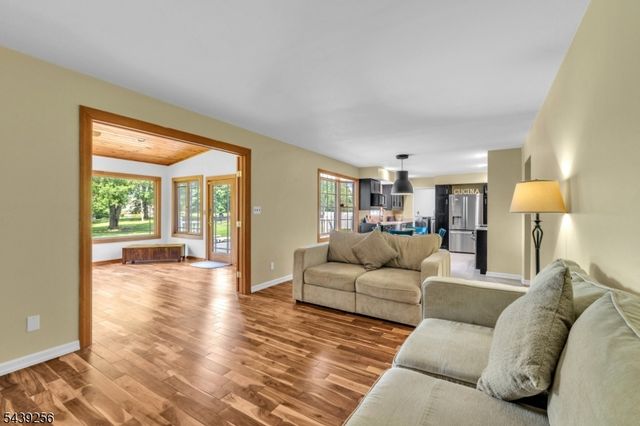283 Floral Dr, Bridgewater Twp., NJ 08807